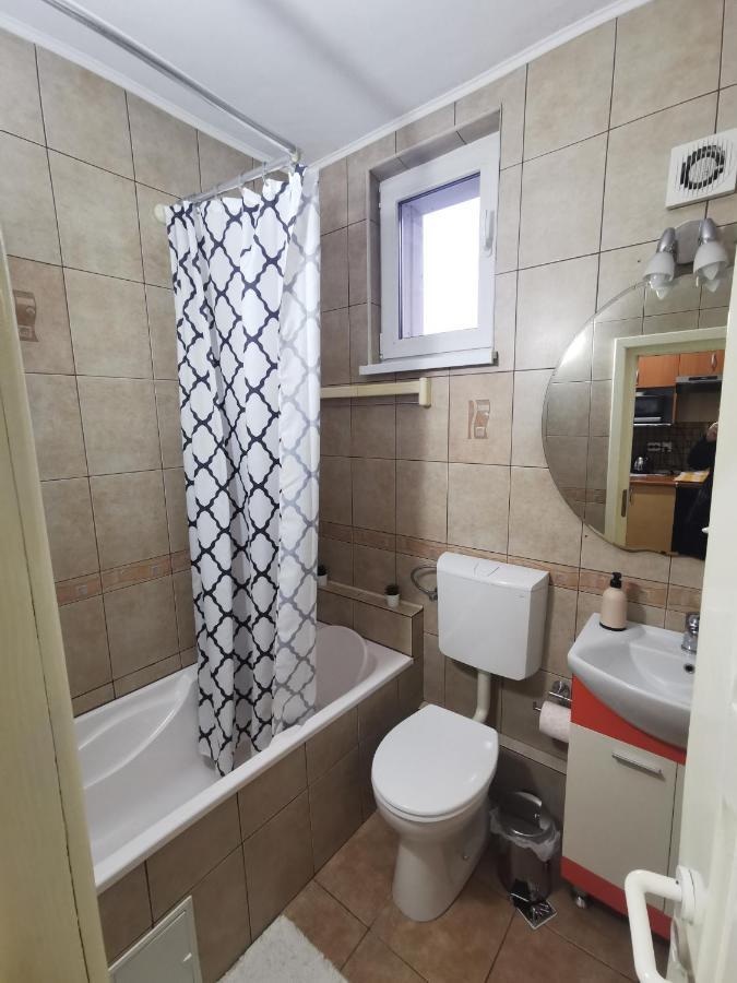 Fun House - Spacious Apartment Near Old Town Brasov Exterior photo